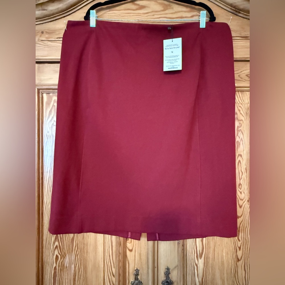 Dorchester Skirt—Textured Ponte :: Pinot Red +3 NWT